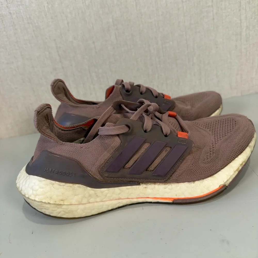 Size 6.5‎ - Adidas UltraBoost 22 Magic Mauve W